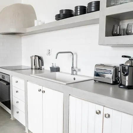 Lemon Tree House * Липси