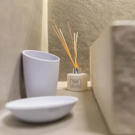 Lemon Tree House * Lisso